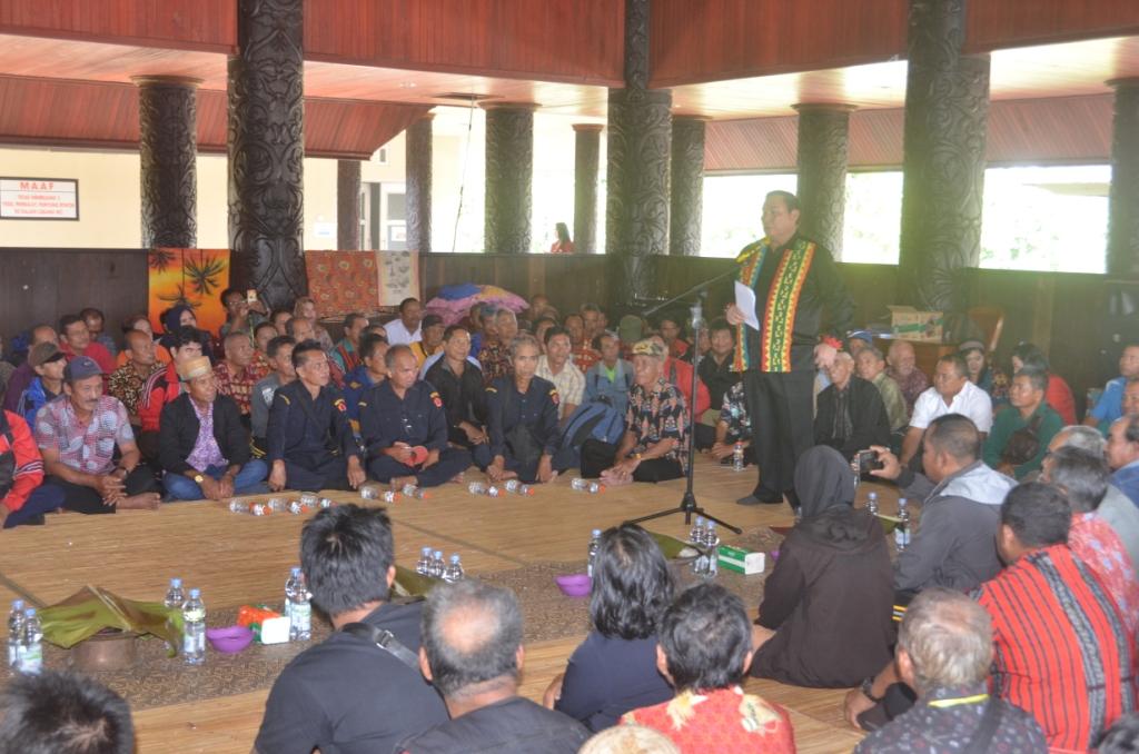 Bupati Membuka Musyawarah Lembaga Adat Besar Kubar